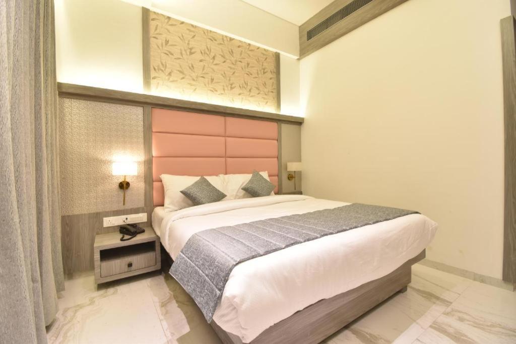 Glitz Hotels La Dahlia - Premium ثين المظهر الخارجي الصورة