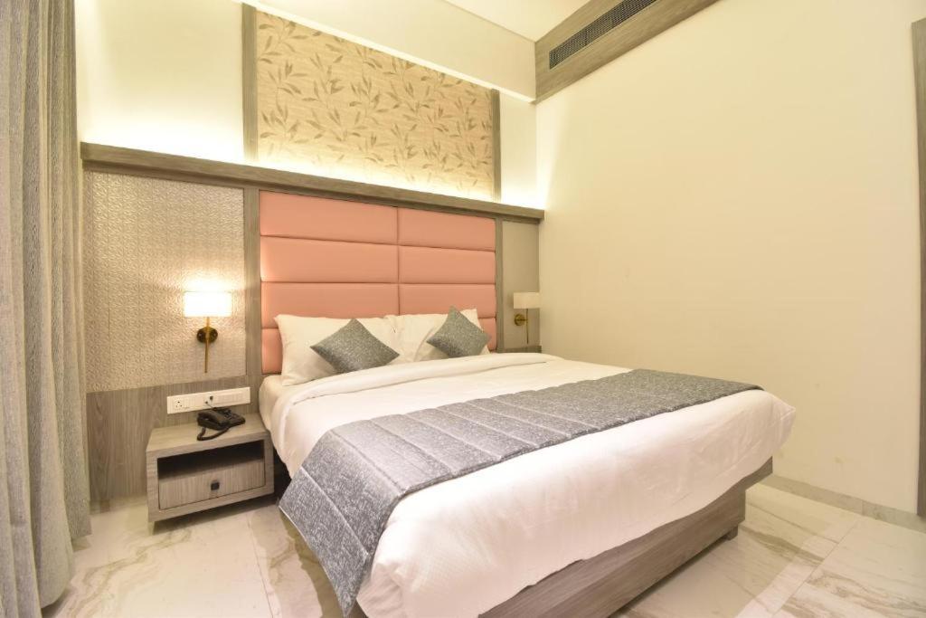 Glitz Hotels La Dahlia - Premium ثين المظهر الخارجي الصورة