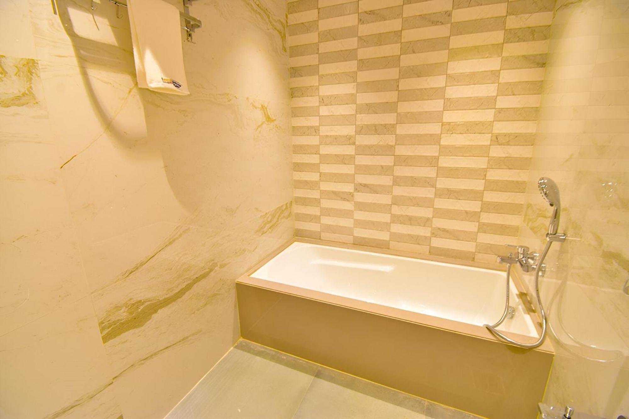 Glitz Hotels La Dahlia - Premium ثين المظهر الخارجي الصورة